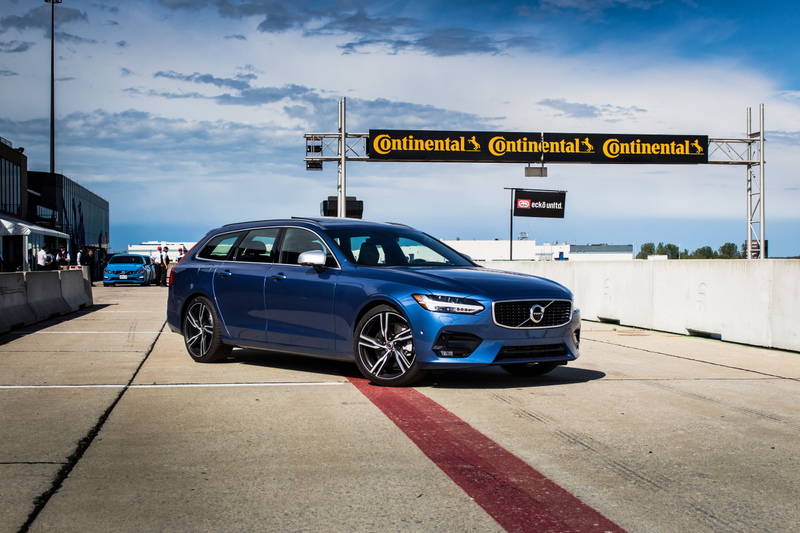 Illustration for article titled The 2017 Volvo V90 R-Design Lives Up To Its Looks